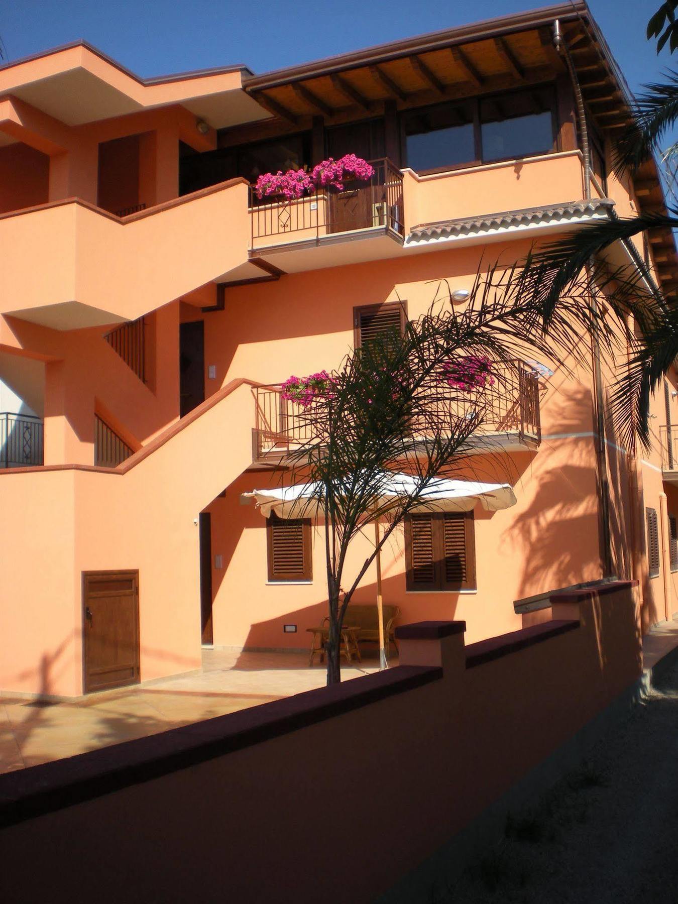 B&B Il Girasole Капо-д'Орландо Экстерьер фото